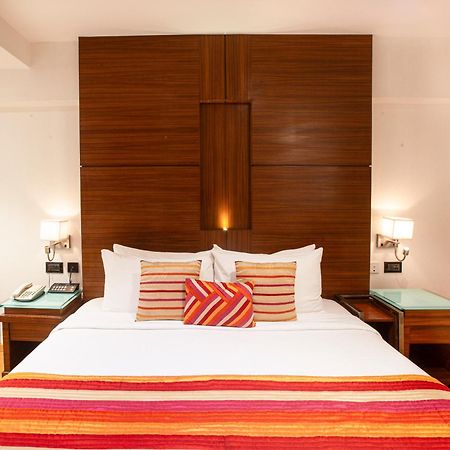 Hotel Bawa Continental Мумбаї Екстер'єр фото