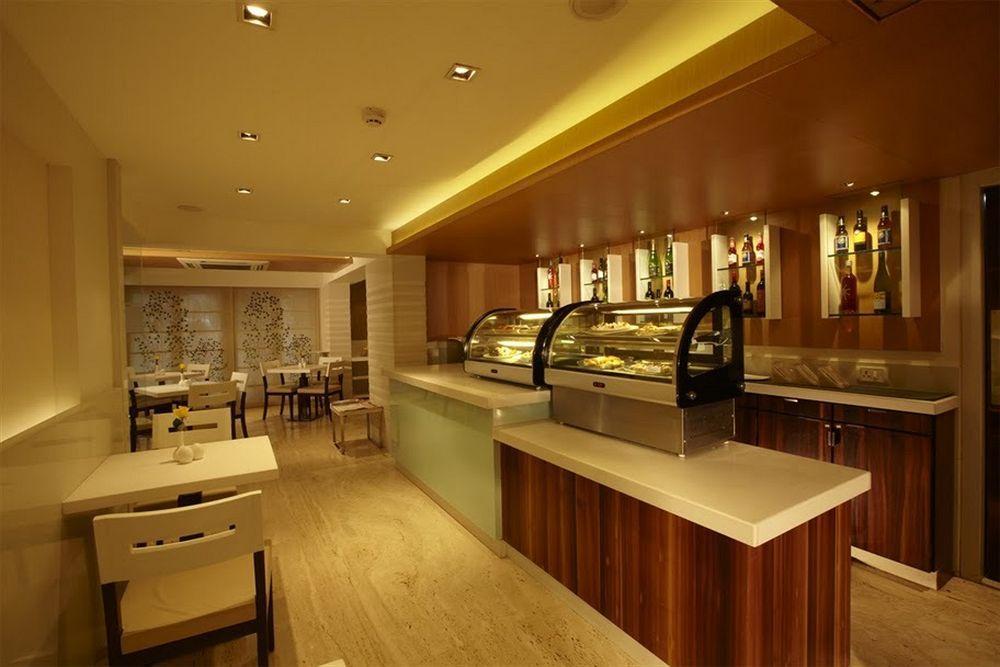 Hotel Bawa Continental Мумбаї Екстер'єр фото