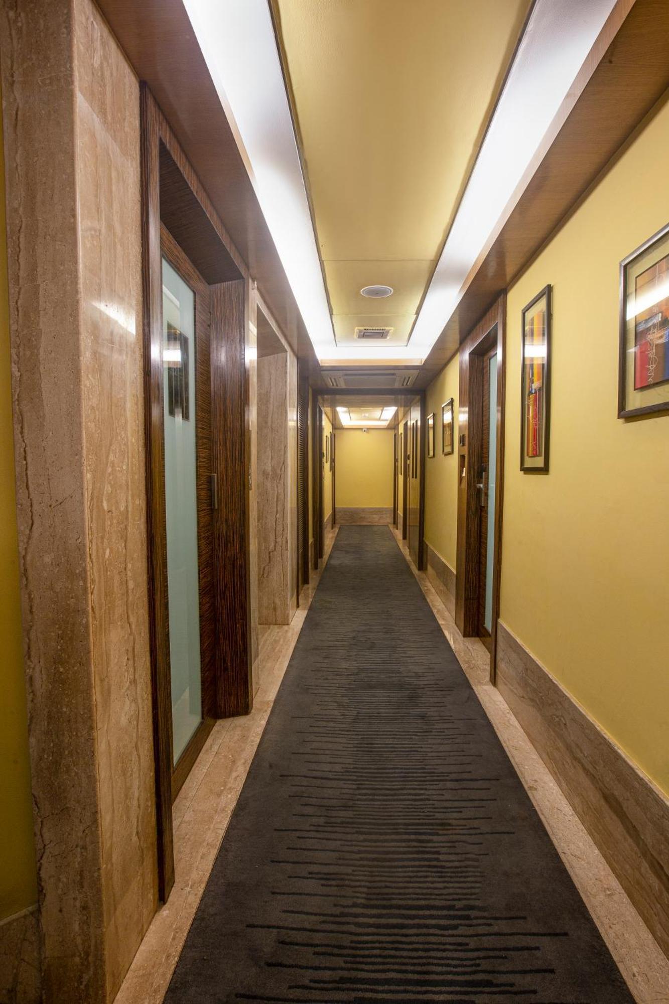 Hotel Bawa Continental Мумбаї Екстер'єр фото