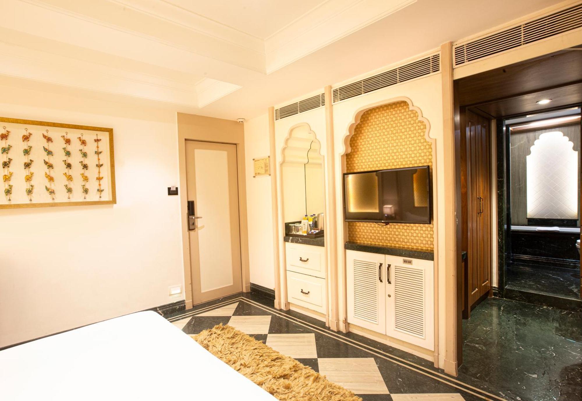 Hotel Bawa Continental Мумбаї Екстер'єр фото