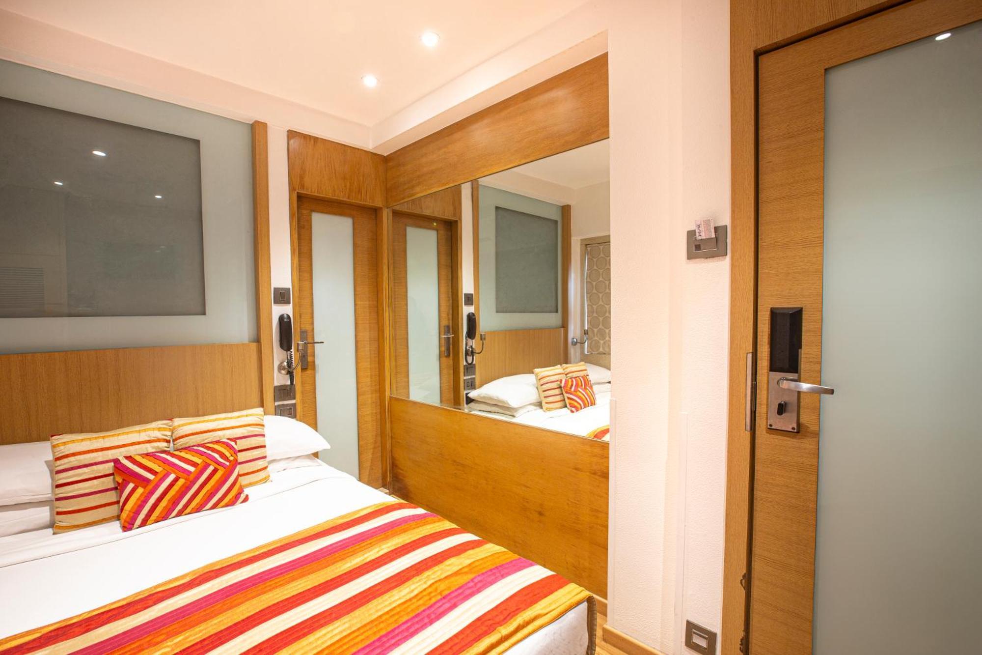 Hotel Bawa Continental Мумбаї Екстер'єр фото