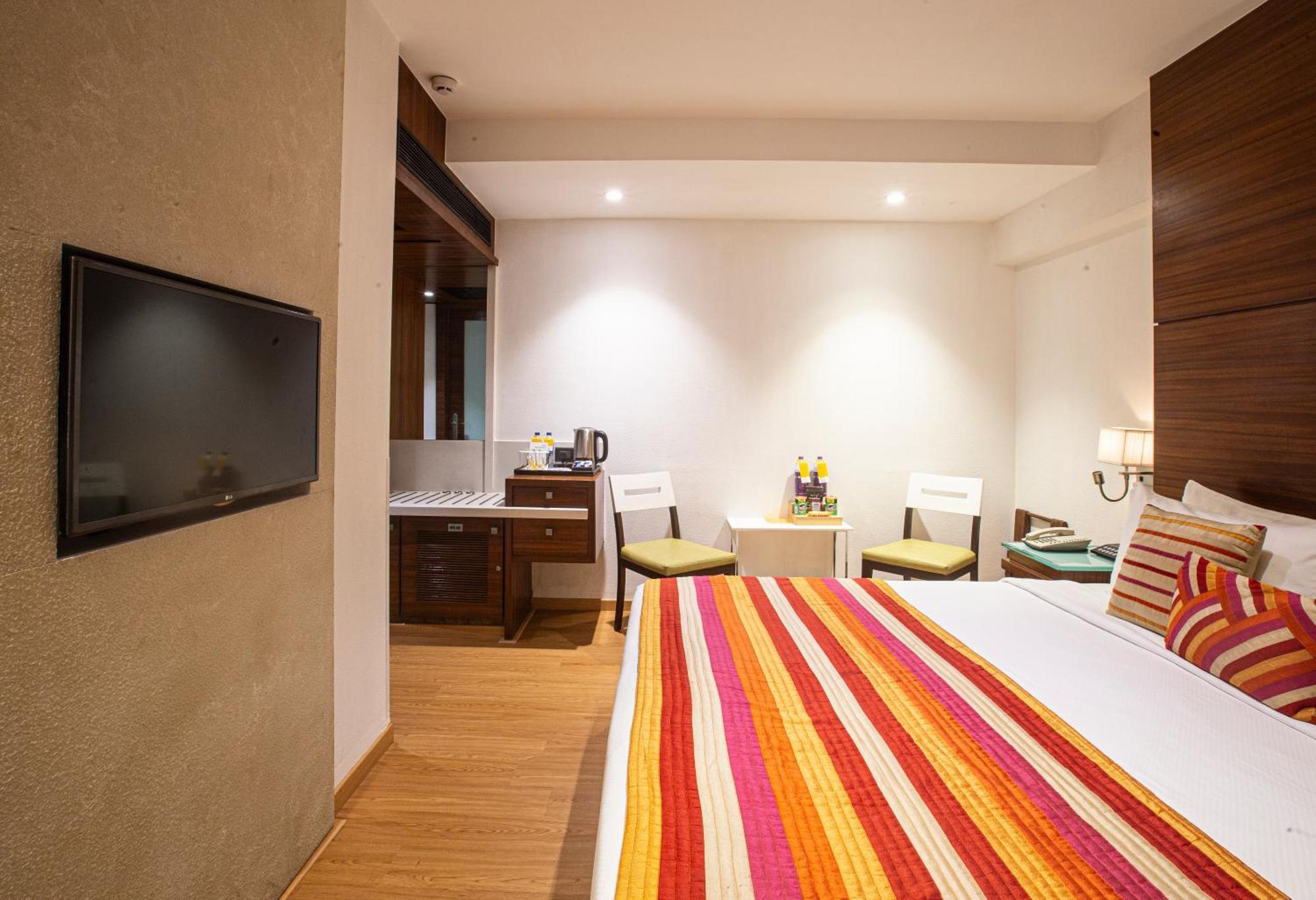 Hotel Bawa Continental Мумбаї Екстер'єр фото