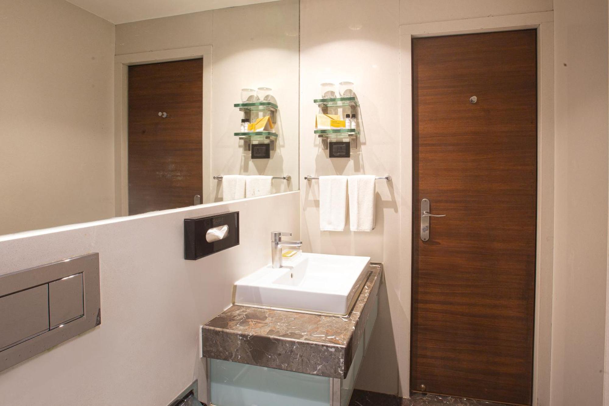 Hotel Bawa Continental Мумбаї Номер фото
