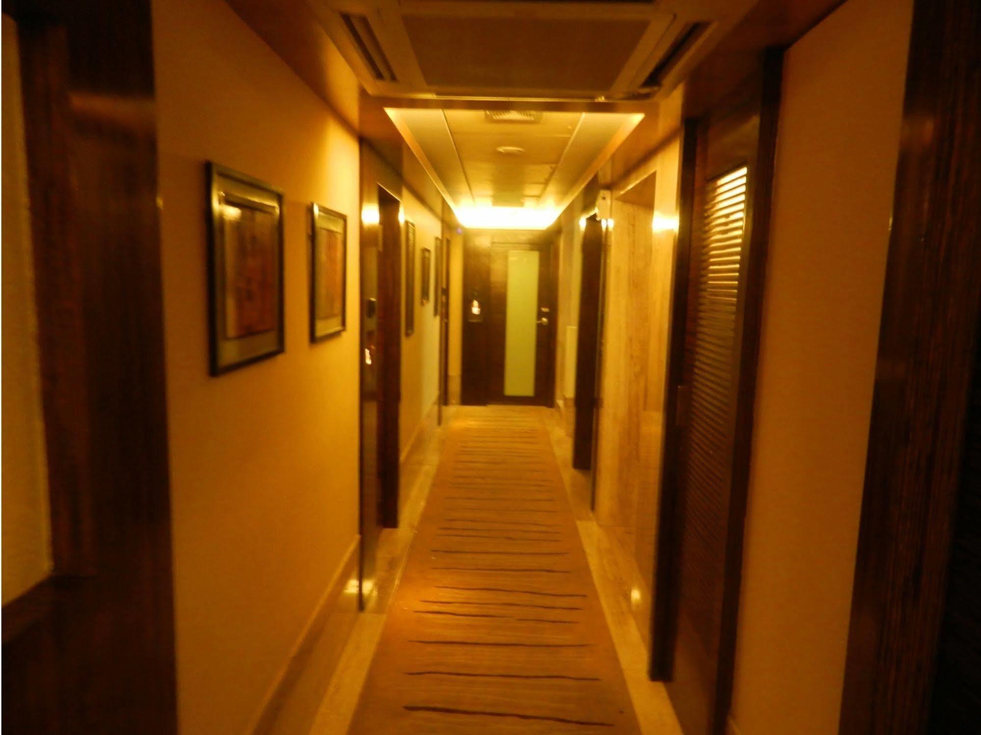 Hotel Bawa Continental Мумбаї Екстер'єр фото